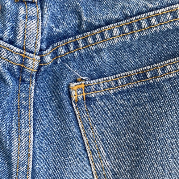 Vintage new legends mid rise capris! 🍇 - Picture 8 of 10